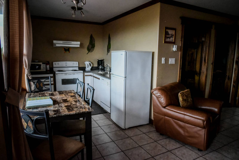 Koby Cottage Dining Area